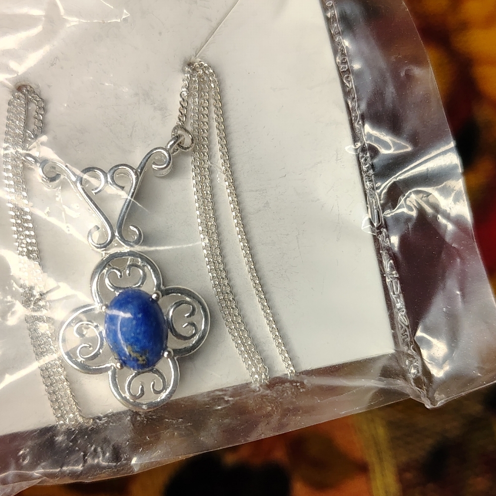 Avon 2005 Sterling Silver Open Work Lapis Blue Necklace NIB NOS - Picture 2 of 12